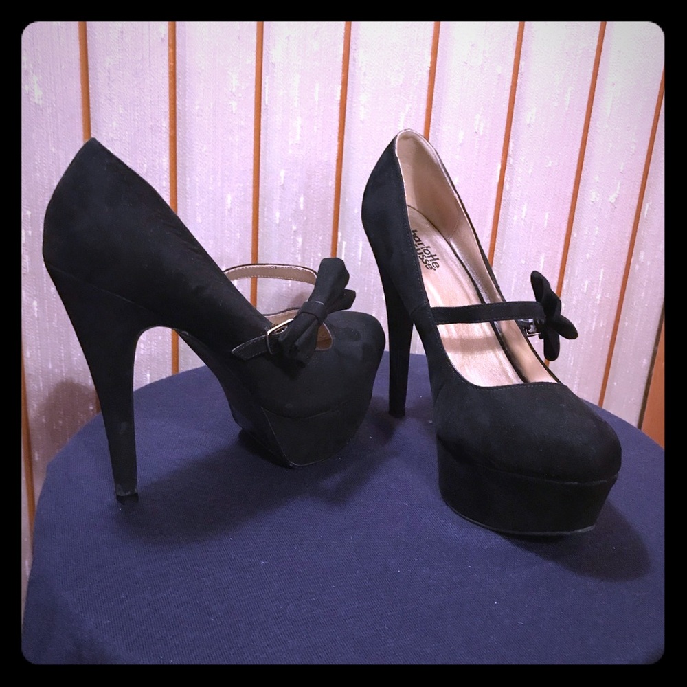 ❌SOLD❌ Black Heels w/bow strap